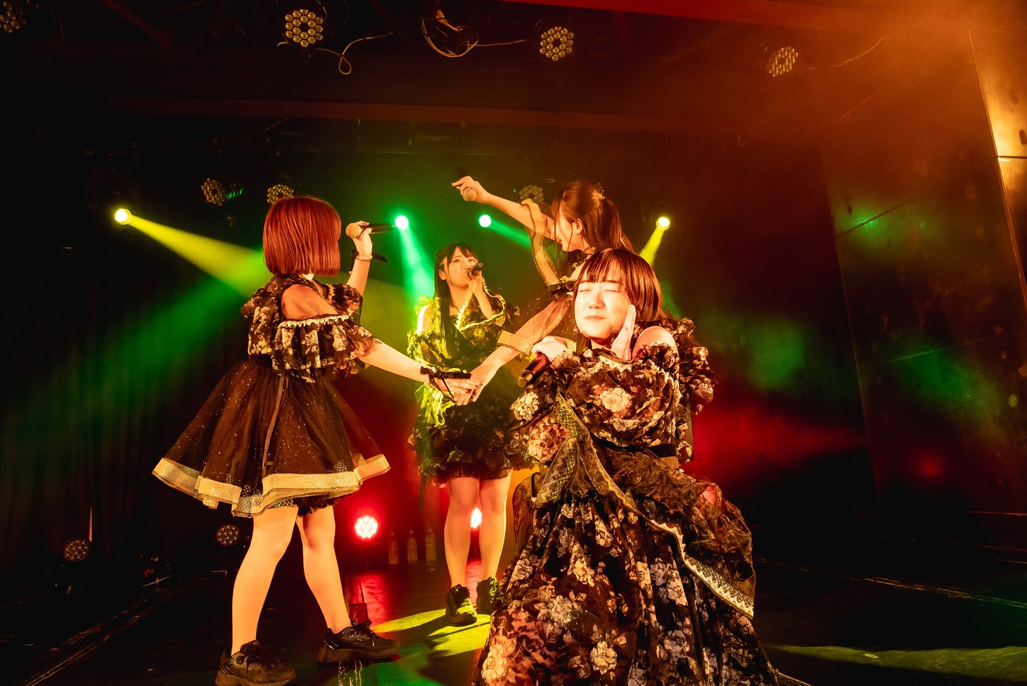 「fishbowl 1st oneman tour『ブリストルシュブンキン』」ファイナル公演の様子。（撮影：ヤギタツノリ）