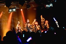「fishbowl 1st oneman tour『ブリストルシュブンキン』」ファイナル公演の様子。（撮影：ヤギタツノリ）