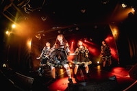 「fishbowl 1st oneman tour『ブリストルシュブンキン』」ファイナル公演の様子。（撮影：ヤギタツノリ）