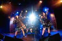 「fishbowl 1st oneman tour『ブリストルシュブンキン』」ファイナル公演の様子。（撮影：ヤギタツノリ）