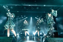 「fishbowl 1st oneman tour『ブリストルシュブンキン』」ファイナル公演の様子。（撮影：ヤギタツノリ）