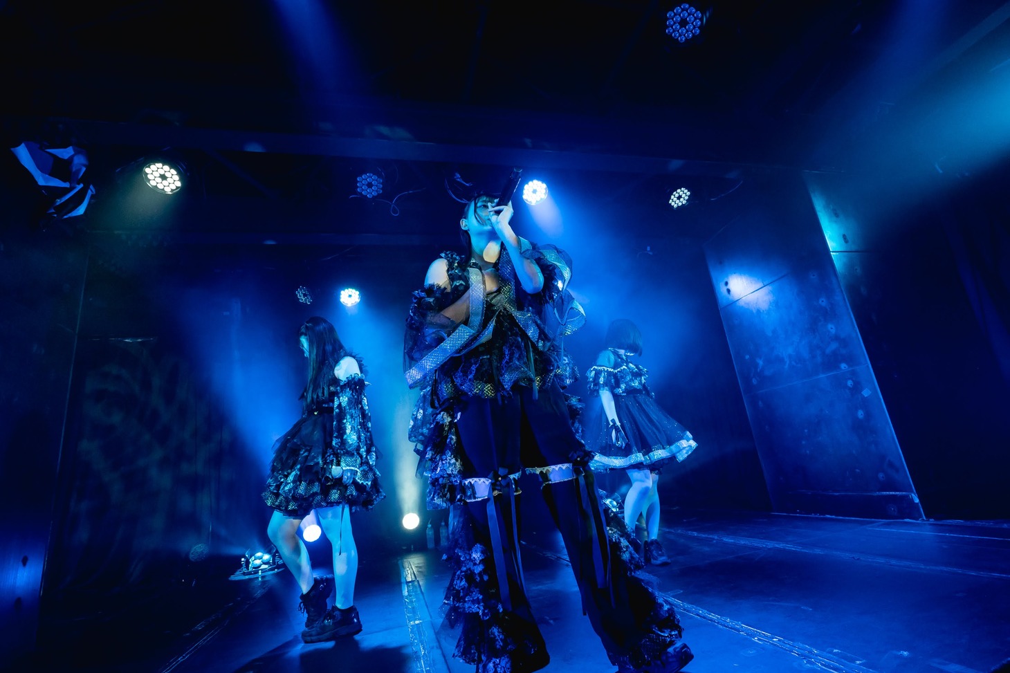 「fishbowl 1st oneman tour『ブリストルシュブンキン』」ファイナル公演の様子。（撮影：ヤギタツノリ）