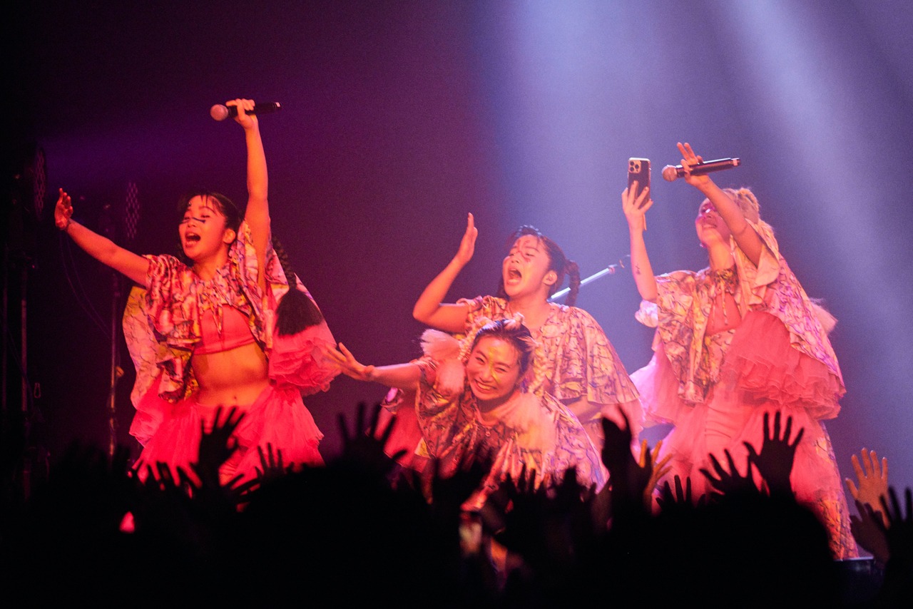 「CHAI JAPAN TOUR 2023『ジャジャーンTOUR』」東京・恵比寿ザ・ガーデンホール公演の様子。（Photo by Yoshio Nakaiso）