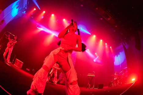 「CHAI JAPAN TOUR 2023『ジャジャーンTOUR』」東京・恵比寿ザ・ガーデンホール公演の様子。（Photo by Yoshio Nakaiso）