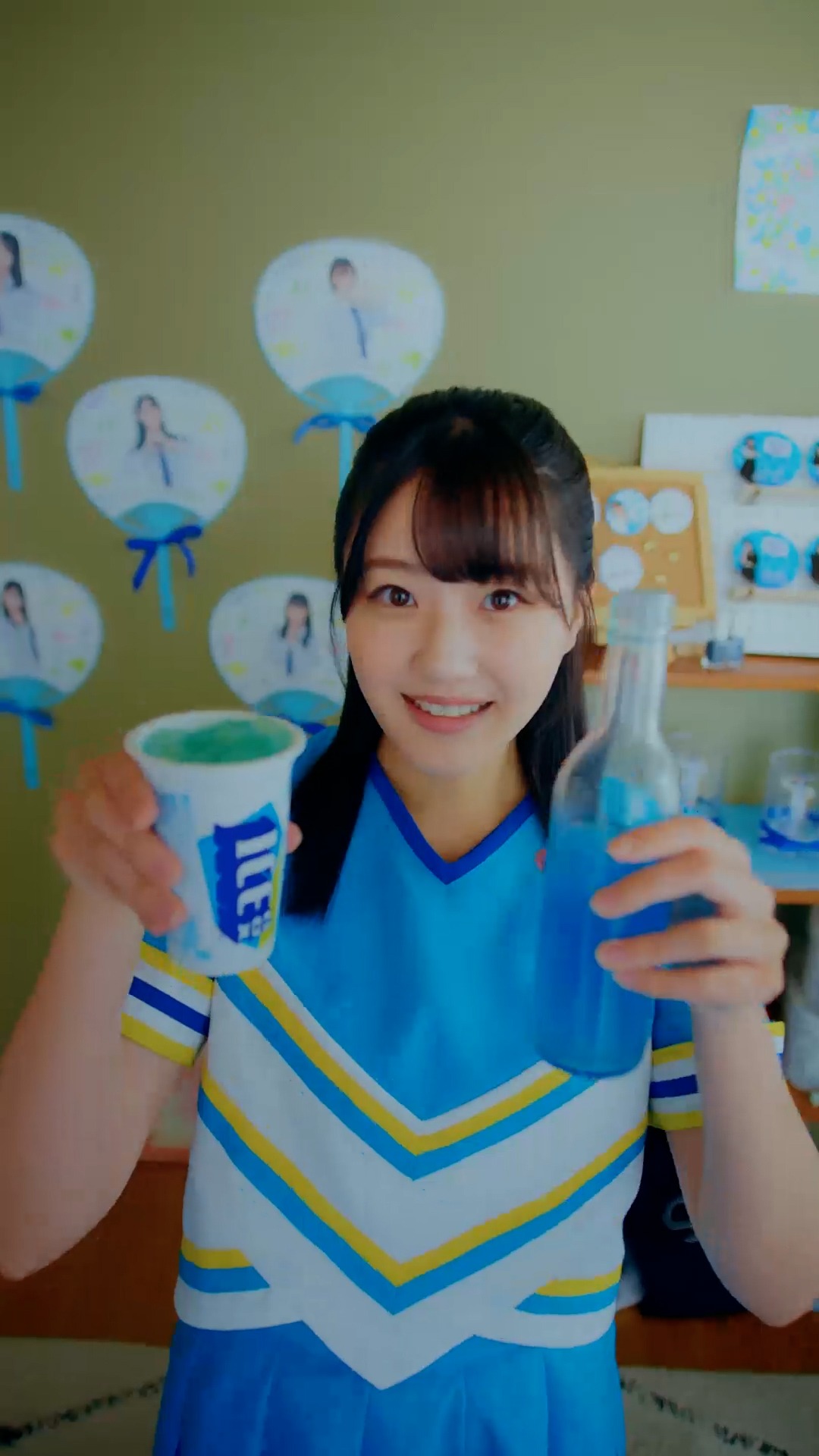 「アイスボックス」WebCM「色で推しパワーを感じてね」編より。