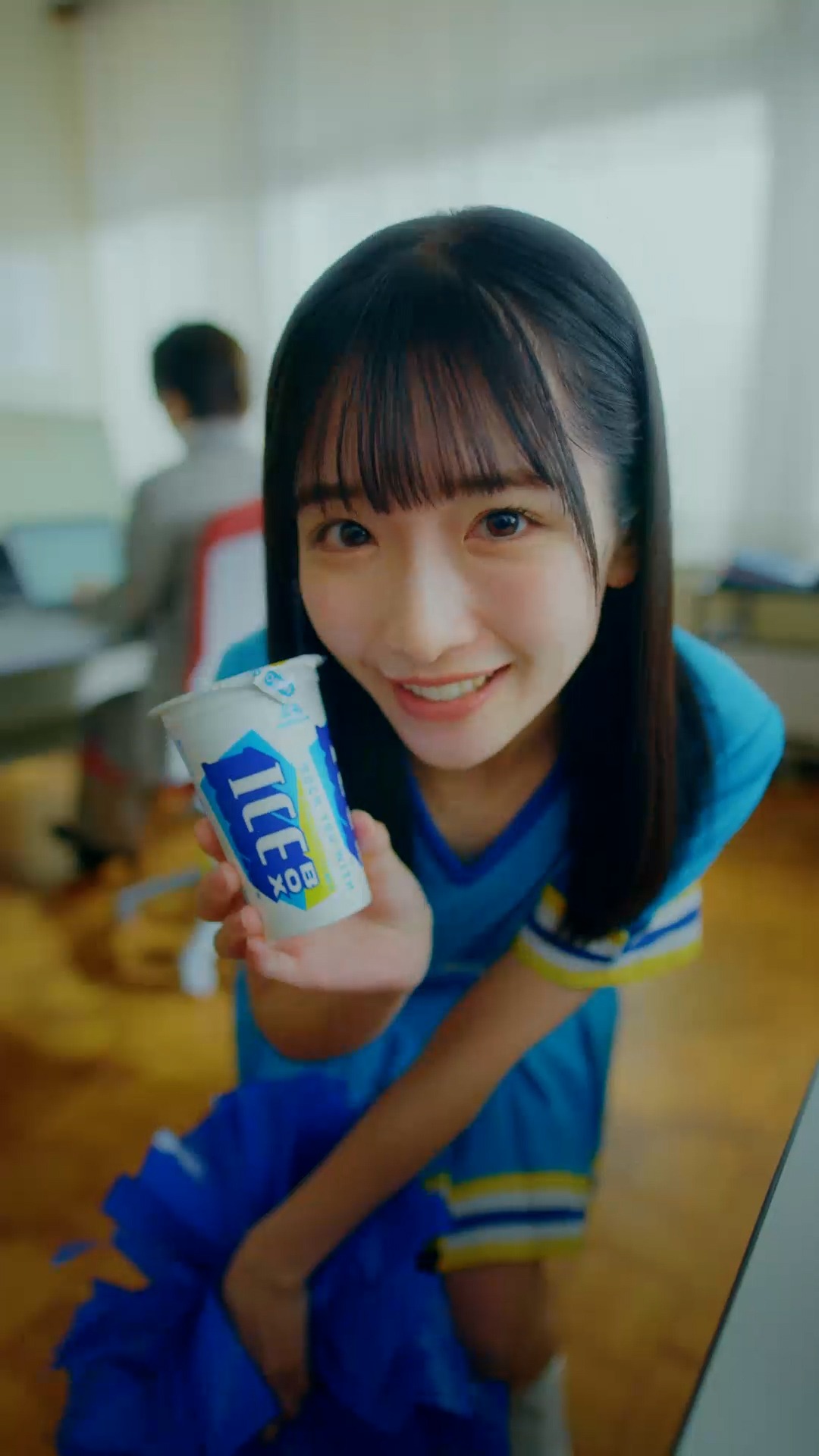 「アイスボックス」WebCM「暑さに負けないでくださいね」編より。
