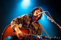 峯田和伸（Vo, G / 銀杏BOYZ）（Photo by MAYUMI）