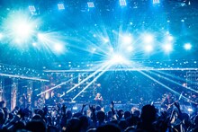 「NHK MUSIC 桑田佳祐 LIVE SPECIAL 『クローズアップ佳祐～桑子じゃないよ、桑田だよ～』完全版」より。 (c)NHK