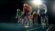 競輪のブランド新CM 「並走のリレー編」のワンシーン。