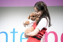 百田夏菜子と愛犬のピーチ。