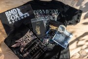 宮崎が持参してきたBABYMETALグッズ。
