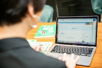 出願は郵送のほか、オンラインでも簡単にできる。