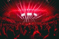 クリープハイプ「アリーナツアー 2023『本当なんてぶっ飛ばしてよ』」3月26日公演の様子。（撮影：渡邉一生）