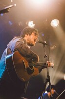 澤部渡（Vo, G）（撮影：タマイシンゴ）