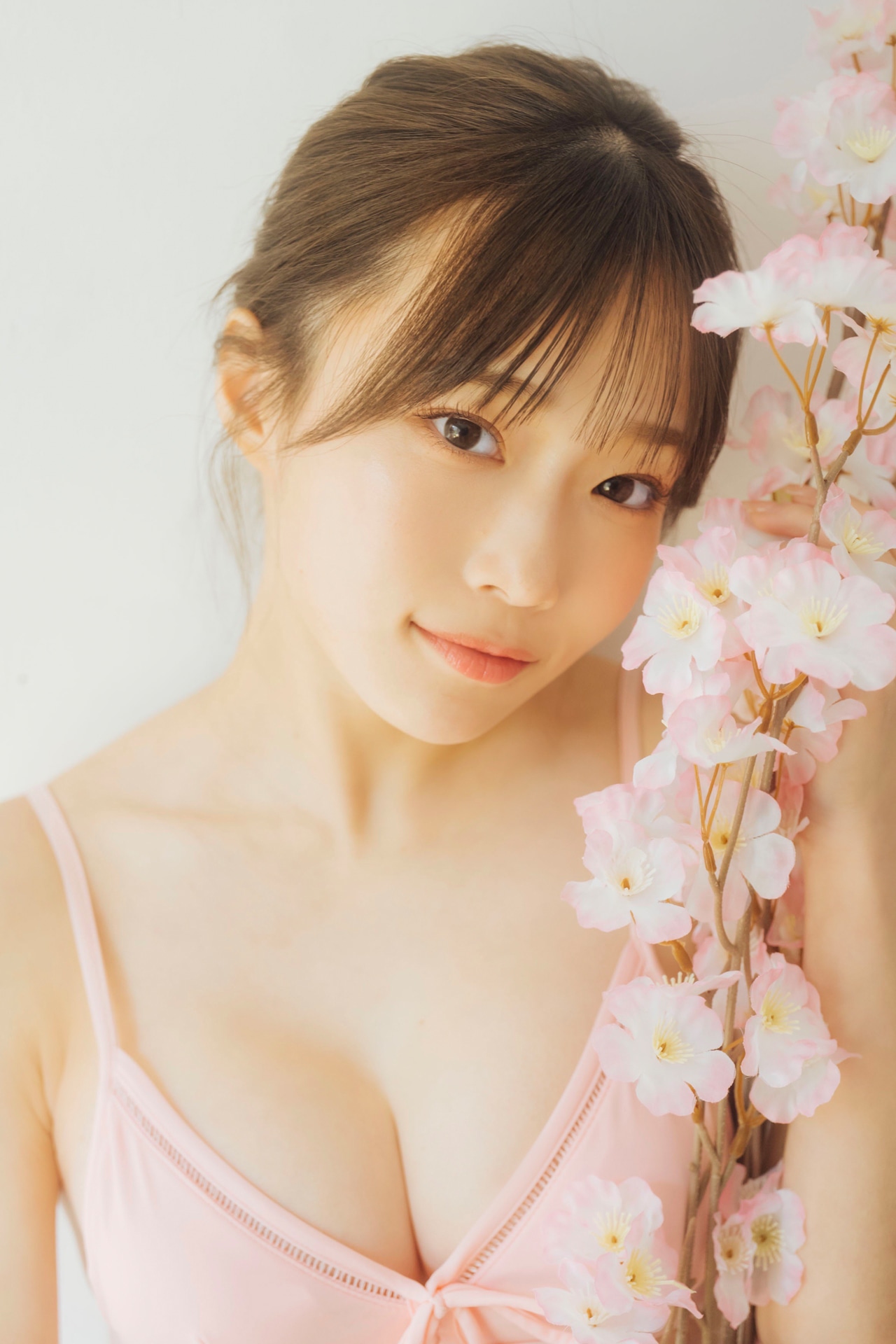 岸みゆ (c)「B.L.T.2023年5月号」（東京ニュース通信社刊）（写真：横山マサト）