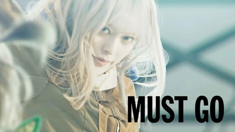 豆柴の大群「MUST GO」ライブ映像より。