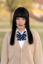 吉原怜那（ダウ90000）扮するアキコ。 (c)「シガテラ」製作委員会