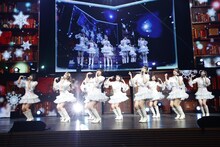 「≠ME 4th ANNIVERSARY PREMIUM CONCERT」の様子。(c)YOANI/KING RECORDS