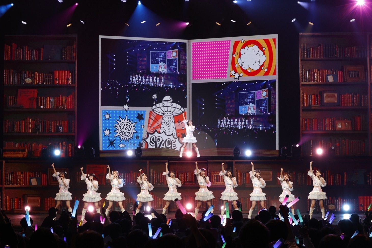 「≠ME 4th ANNIVERSARY PREMIUM CONCERT」の様子。(c)YOANI/KING RECORDS