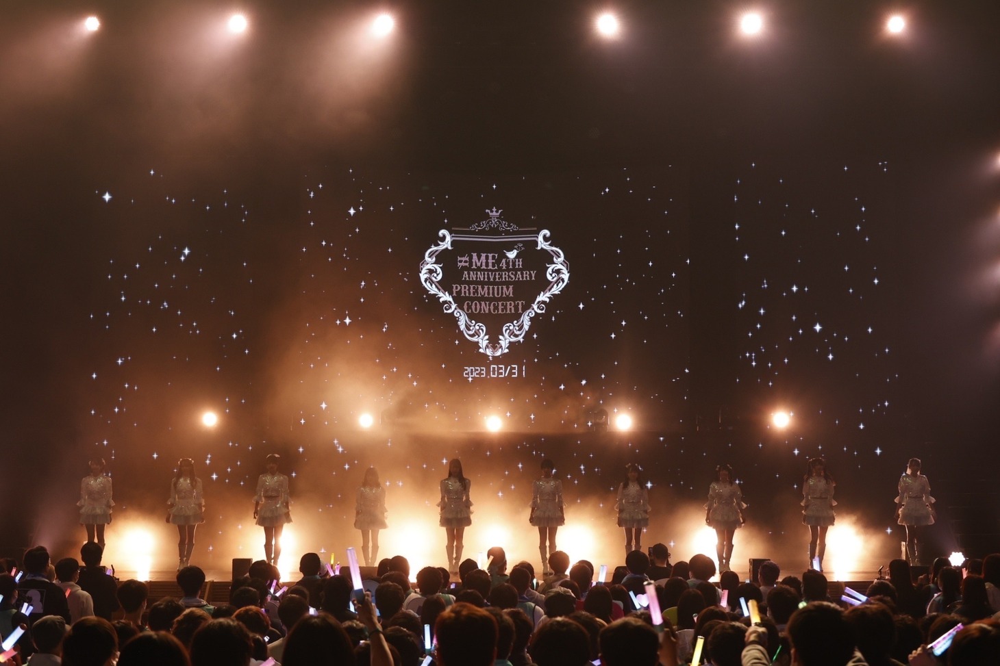 「≠ME 4th ANNIVERSARY PREMIUM CONCERT」の様子。(c)YOANI/KING RECORDS