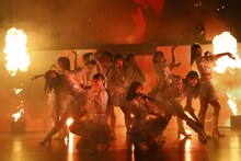 「≠ME 4th ANNIVERSARY PREMIUM CONCERT」の様子。(c)YOANI/KING RECORDS