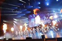 新曲「天使は何処へ」を初披露する≠ME。(c)YOANI/KING RECORDS