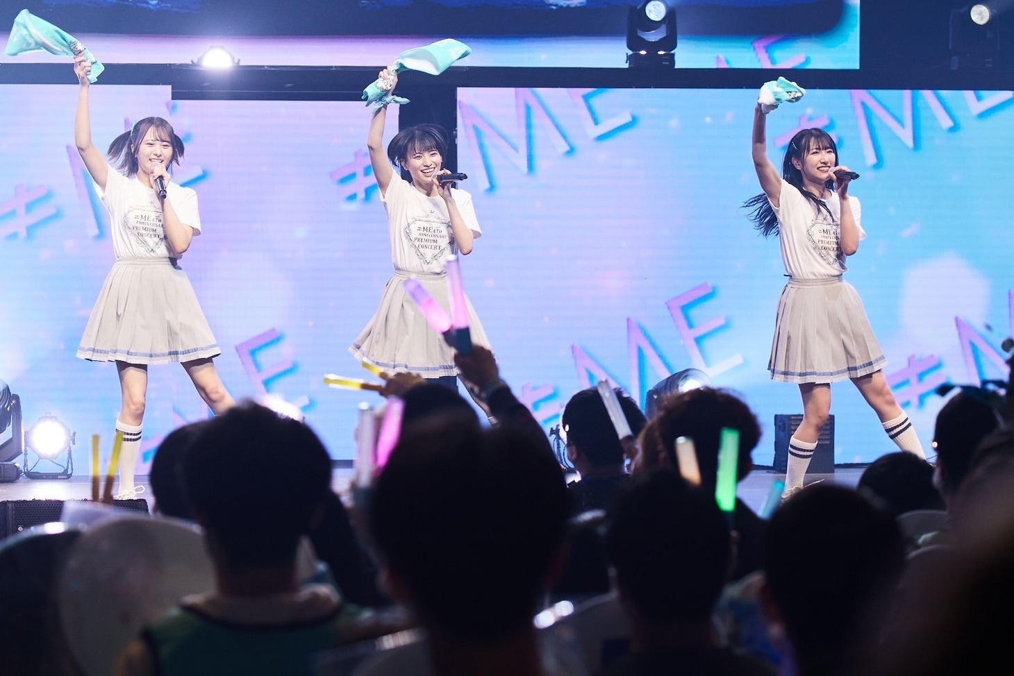 「≠ME 4th ANNIVERSARY PREMIUM CONCERT」の様子。(c)YOANI/KING RECORDS