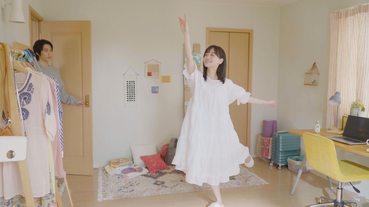 「チョコラBBスパークリング マスカット味」のCM「キレイはじける」編の撮影風景。