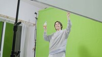 「チョコラBBスパークリング マスカット味」のCM「キレイはじける」編の撮影風景。