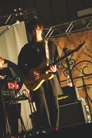 長田カーティス（G / indigo la End）（撮影：鳥居洋介）