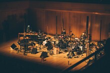 蓮沼執太フィル「ミュージック・トゥデイ」より。（撮影：後藤武浩）