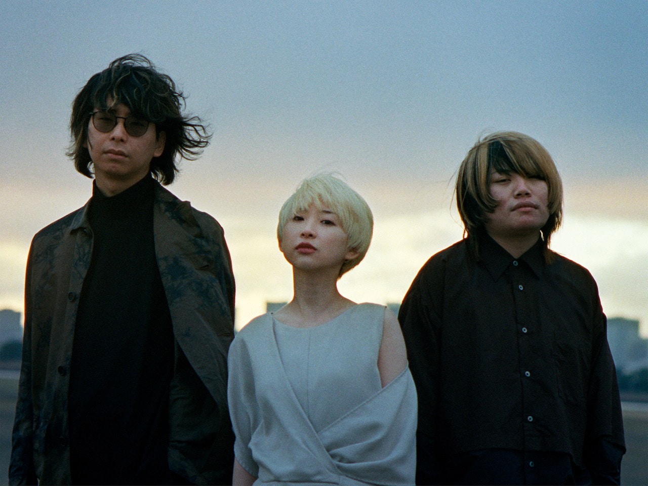 Hakubi、大人になりきれない人々の夜を肯定する新曲「最終電車」リリース