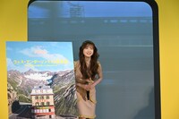 お辞儀をしながら報道陣の前に姿を現した本田仁美（AKB48）。