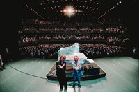 アウトソーシンググループ合同入社式の様子。