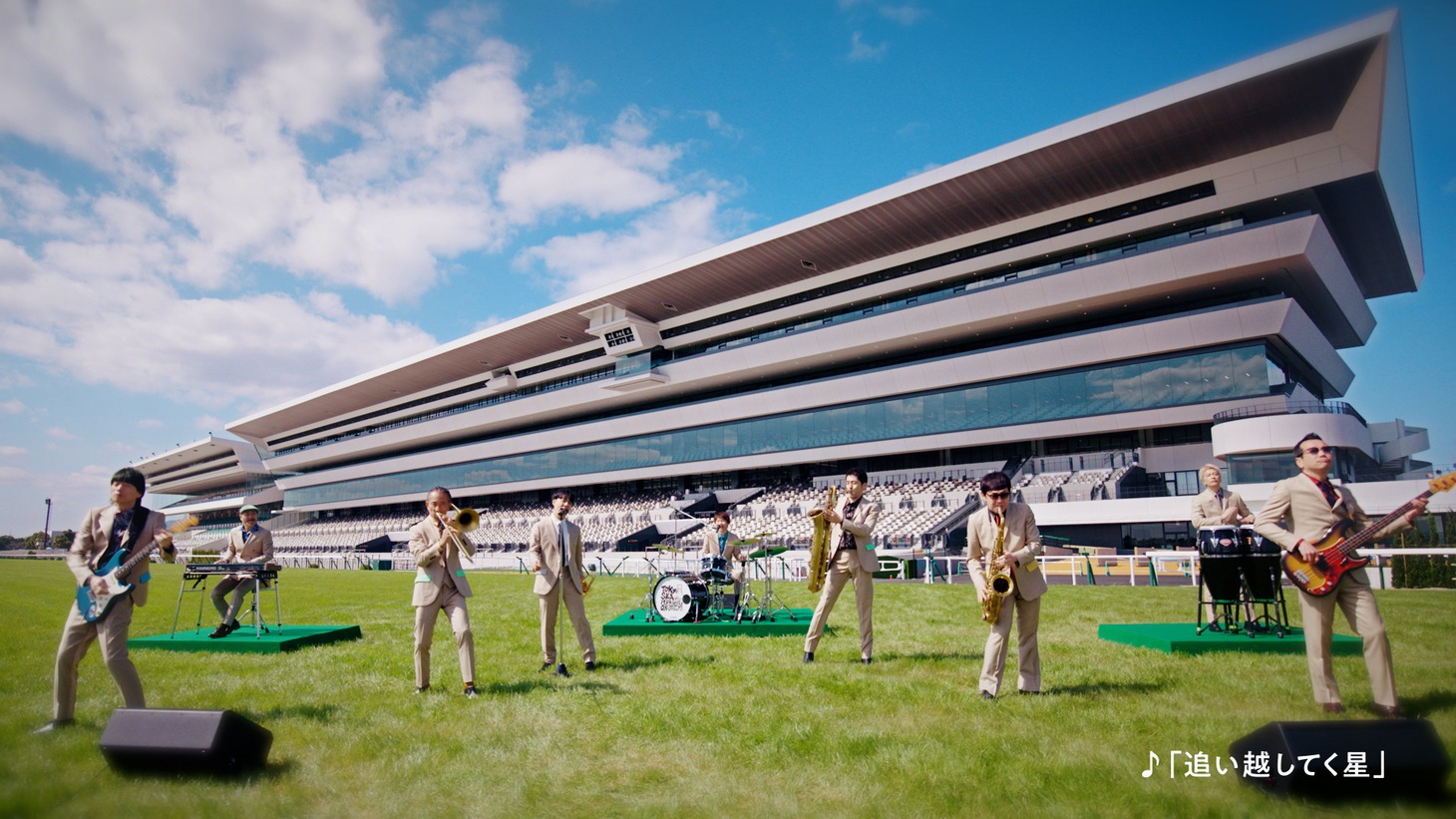 「あたらしい京都競馬場 4月22日デビュー」より。
