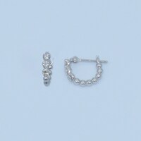 Over Excellentコラボレーション ジュエリーライン スリードットダイヤフープピアス（シルバー）