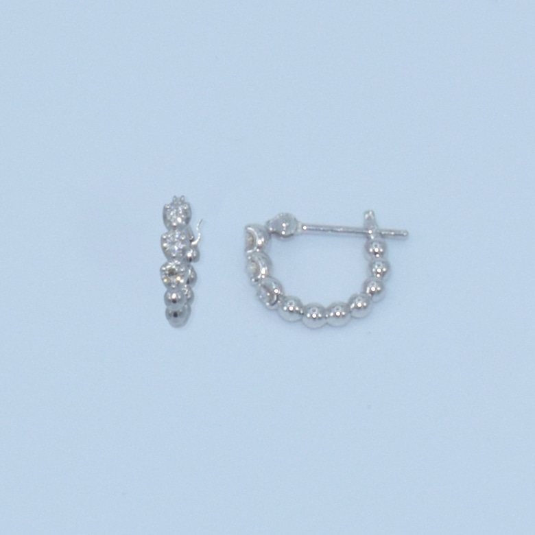 Over Excellentコラボレーション ジュエリーライン スリードットダイヤフープピアス（シルバー）