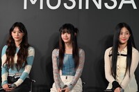 左からHAERIN、HANNI、MINJI。