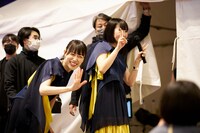 佐藤乃々子と横山実郁。