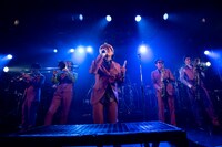 東京スカパラダイスオーケストラとハナレグミ。（撮影：石橋俊治）