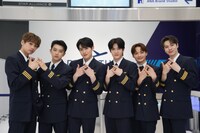 DXTEEN (c)LAPONE Entertainment