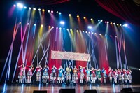 虹のコンキスタドール「全国美味いもの征服ツアー2023～おかわり編～」ファイナル公演の様子。