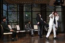 田中雅功（さくらしめじ）のカラオケチャレンジの様子。