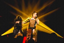 BiSH「PUNK SWiNDLE TOUR」秋田・あきた芸術劇場ミルハス公演の様子。