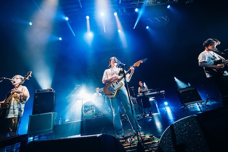 ネクライトーキーのライブの様子。（Photo by Kana Tarumi）