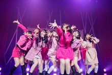 虹のコンキスタドール「全国美味いもの征服ツアー2023～おかわり編～」最終公演の様子。