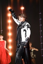 「Endless SHOCK -Eternal-」公開ゲネプロより、佐藤勝利（左 / Sexy Zone）