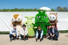 04 Limited Sazabysとキャラクターたち。後列は左からeureka、キッコロ、モリゾー、CAVU。