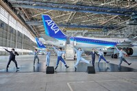 「PANORAMA JET」をパフォーマンスするFANTASTICS from EXILE TRIBE。