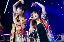 水湊みお（左）と岸みゆ（右）。